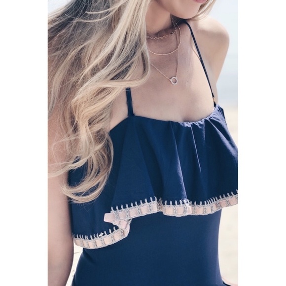 NWT Platinum Swimwear by PilyQ Crochet Flutter Strapless One Piece Swimsuit L - Picture 4 of 8